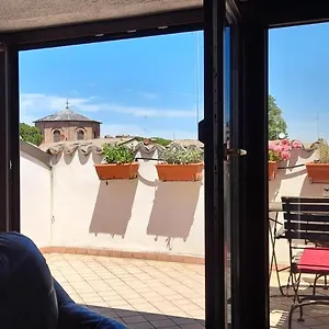 Apartment Corte Cavour. Mansarda Nel Cuore Della Citta